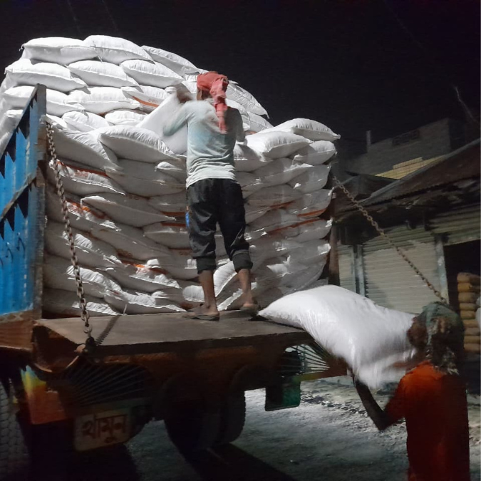 গরুর খামারে বাদামের খৈল ব্যবহার